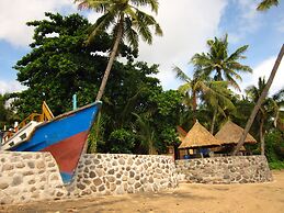 Larantuka Beach Apartments