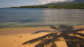 Larantuka Beach Apartments
