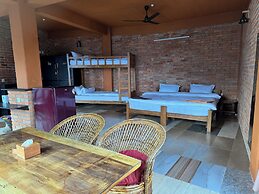 Nar-Bis Hotel