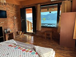 Nar-Bis Hotel