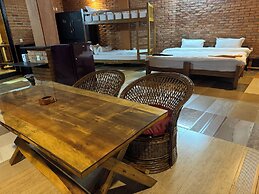Nar-Bis Hotel