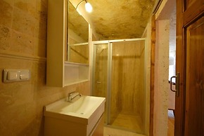 Arif Cave Hotel