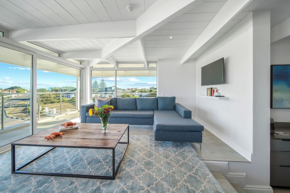One Marine Drive Boutique Hotel