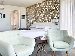 One Marine Drive Boutique Hotel