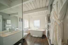 One Marine Drive Boutique Hotel