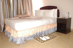 Graceland Hotel
