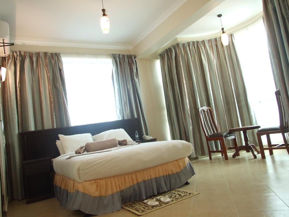 Graceland Hotel