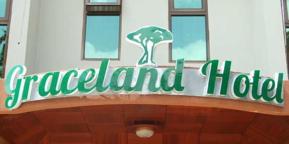Graceland Hotel
