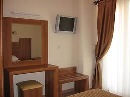 Moms Hotel