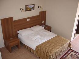 Moms Hotel