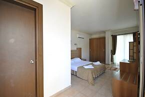 Moms Hotel