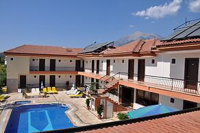 Moms Hotel