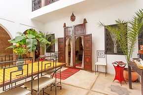 Dar Kamar Zamane - Adults Only