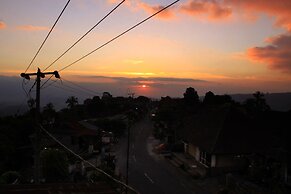 Guru Ratna Homestay