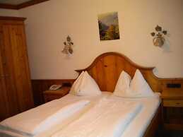 Hotel Aurach