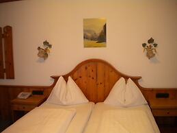Hotel Aurach