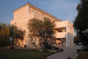 Helena's Studios