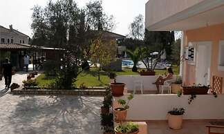Helena's Studios