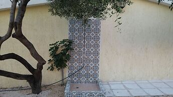 Elaias Gi Residence