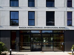 Adonis Dijon Maison Internationale