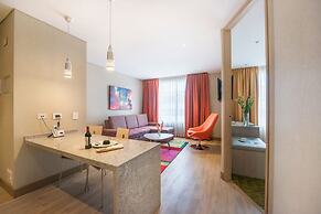 Hotel Plaza Suites