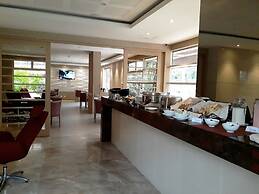 Hotel Plaza Suites