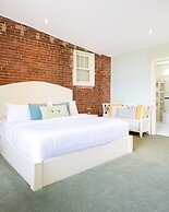 Retro Suites Hotel