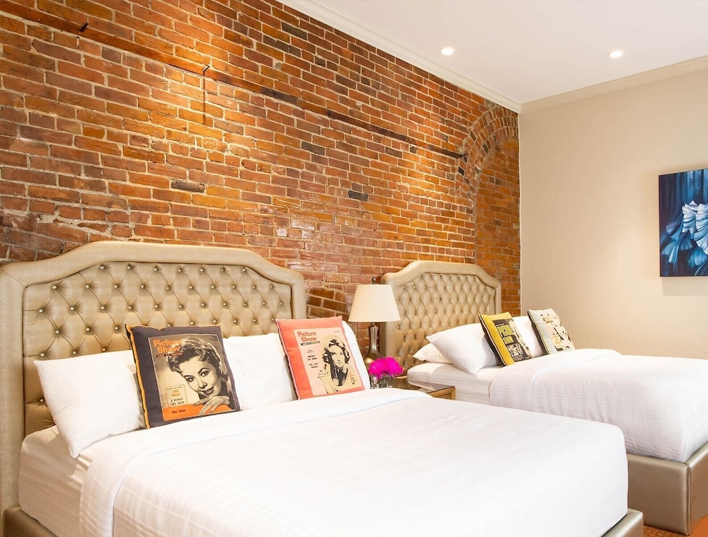 Retro Suites Hotel