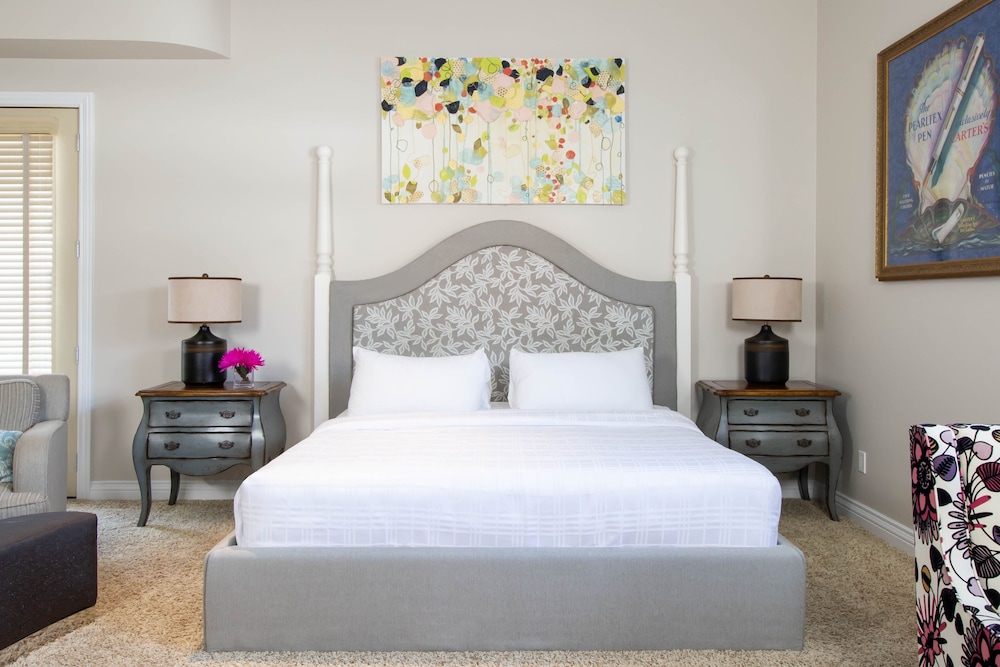 Retro Suites Hotel