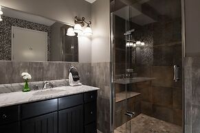 Retro Suites Hotel