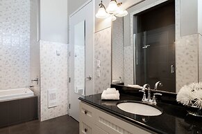 Retro Suites Hotel