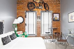 Retro Suites Hotel