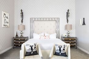 Retro Suites Hotel