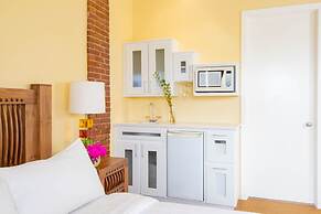 Retro Suites Hotel