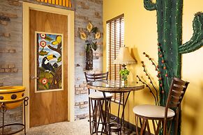 Retro Suites Hotel