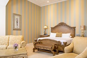 Retro Suites Hotel