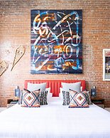 Retro Suites Hotel