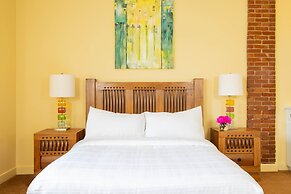 Retro Suites Hotel