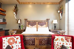 Retro Suites Hotel