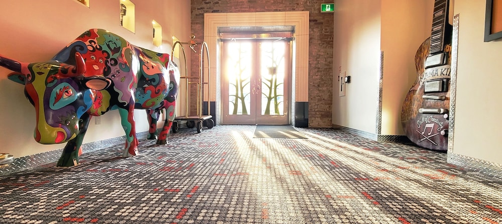 Retro Suites Hotel