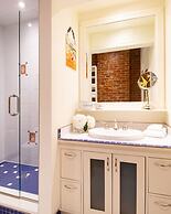 Retro Suites Hotel