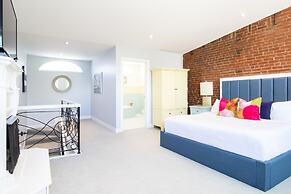 Retro Suites Hotel