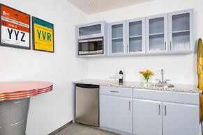 Retro Suites Hotel