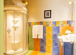 Retro Suites Hotel