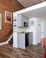 Retro Suites Hotel