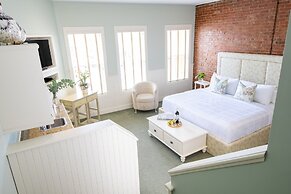 Retro Suites Hotel