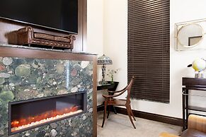 Retro Suites Hotel