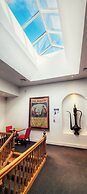 Retro Suites Hotel