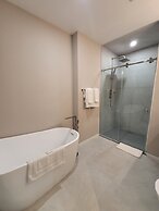 Nomi Resort