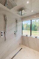 Nomi Resort